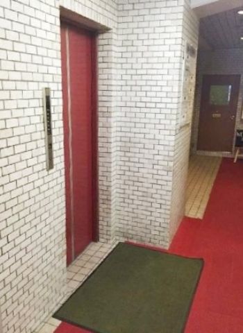 1階、EVホール