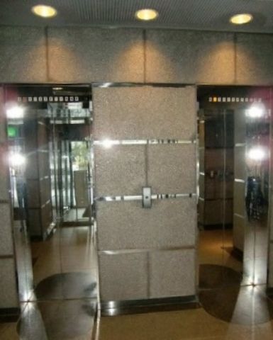 1階、EVホール