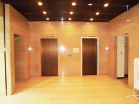 1階、EVホール
