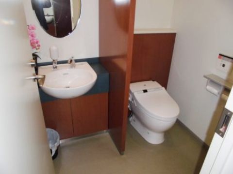 各階、男性トイレ