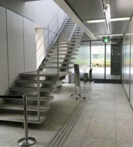 エントランス内③