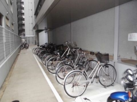 1階、駐輪場&バイク置き場