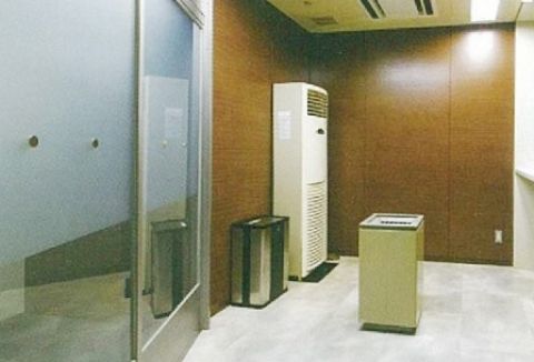 1階、喫煙室