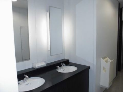 各階、男性用洗面所