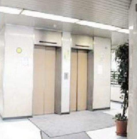 1階、EVホール