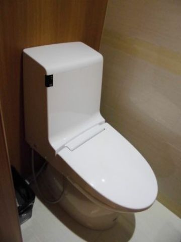 各階、男女別シャワー、トイレ