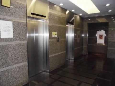 1階、EVホール