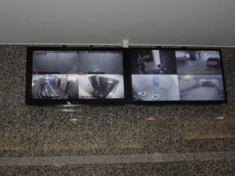 1階、防犯カメラ