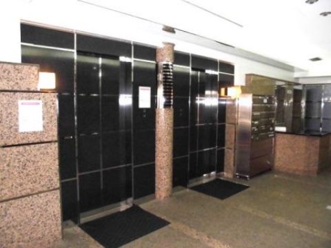 1階、EVホール