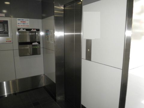 1階、EVホール