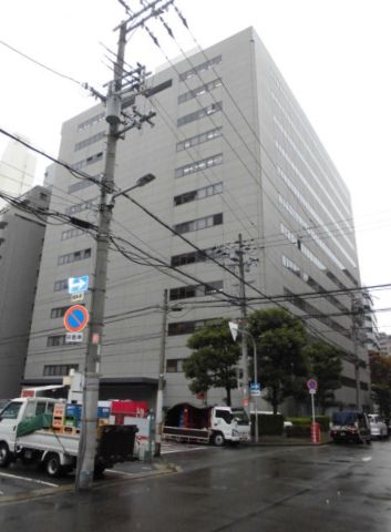 東北からの外観