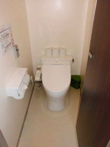 各階、男女別シャワートイレ