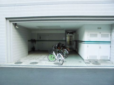 裏口、通用口