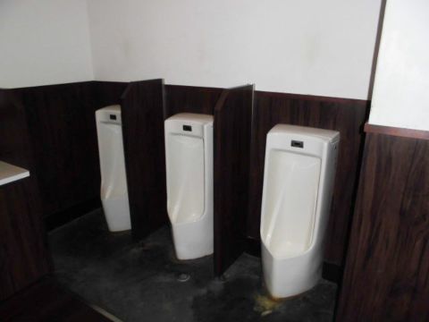 男子トイレ