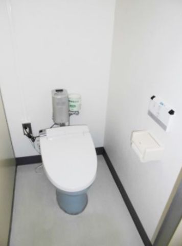 各階、男女別 シャワートイレ