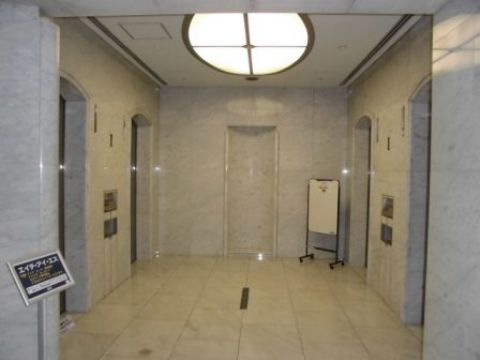 低階層用EV 4基