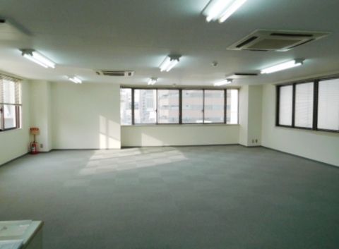 1F玄関②(三方面、彩光良好)