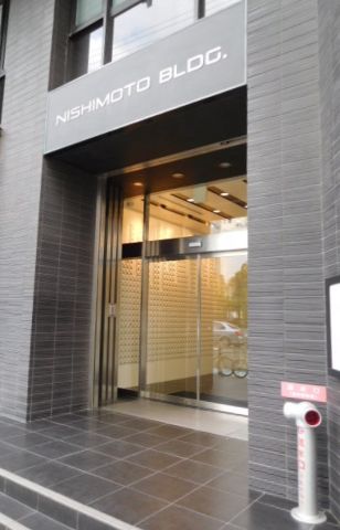 エントランス前