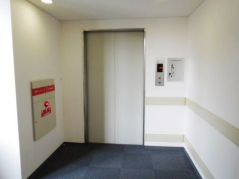 荷物用EV、17人乗り