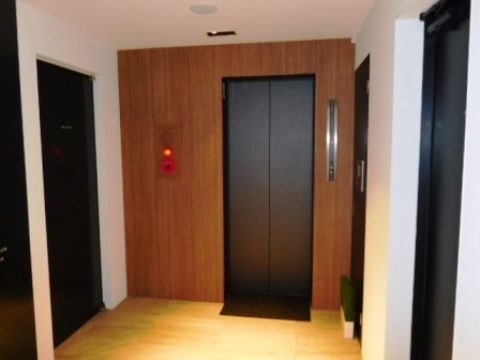 1階、EVホール②