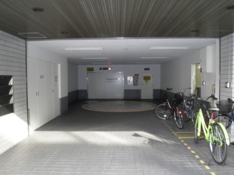 １階、駐車場＆駐輪場