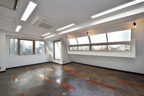 室内(8F)