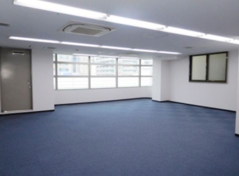 2号室、室内 ①