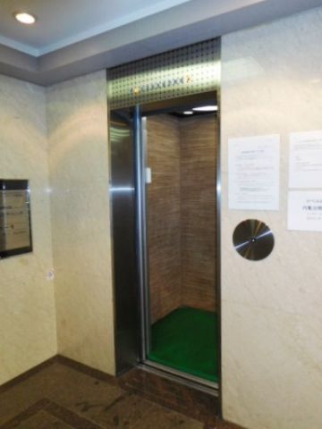 1階、EVホール