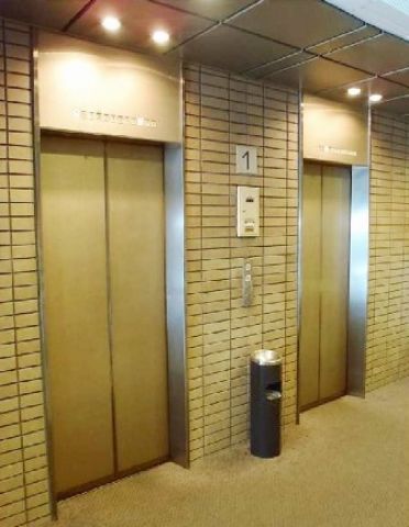 1階、EVホール