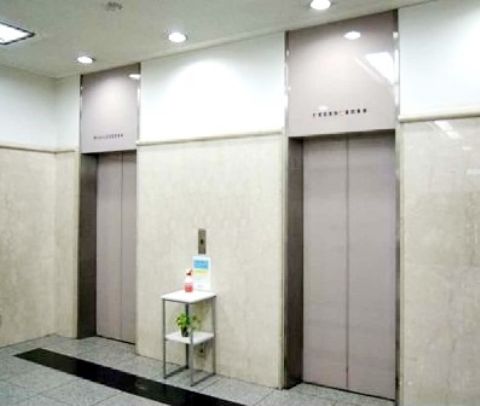 1階、EVホール