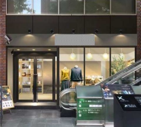 店舗入り口
