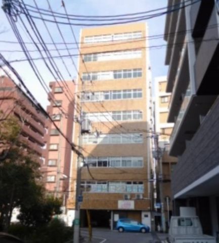 西側道路~の外観