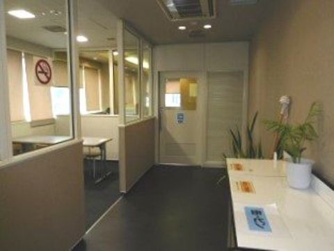 2階、4階・リフレッシュルーム&喫煙室