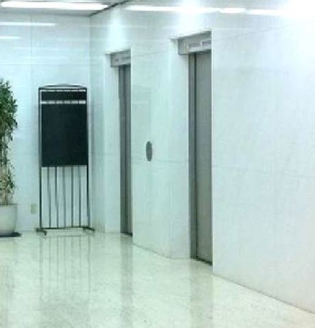 1階、EVホール