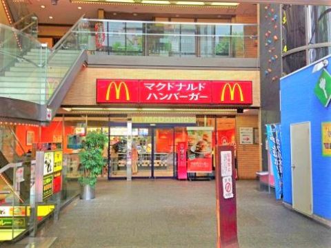 1階、EVホール