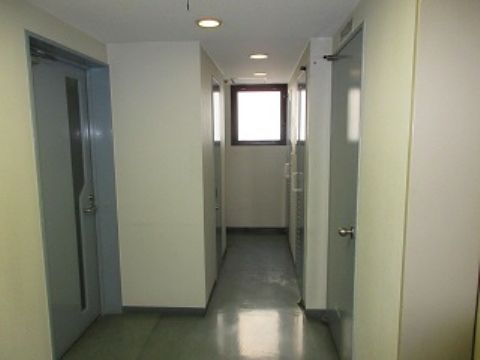 各階、EVホール