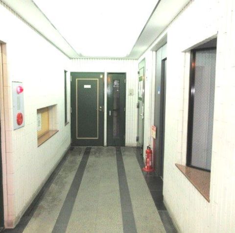 エントランス内