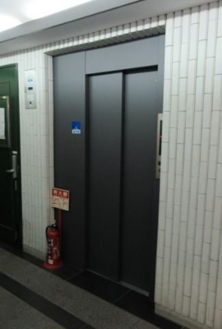1階、EVホール