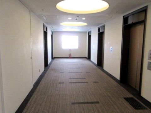 4階~上、基準階EVホール