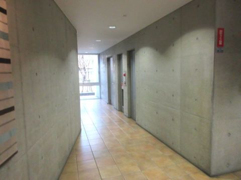 エントランス内