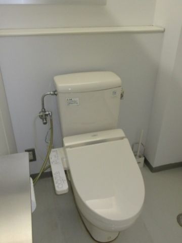 男女別、洗浄付き便座