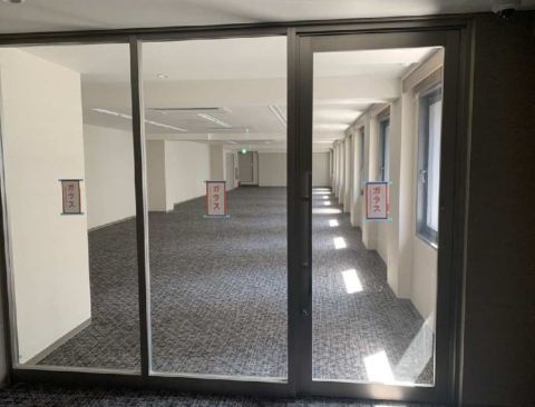 4階~上、基準階EV前ドア