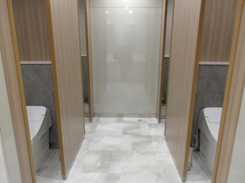 各階、女性用 洗浄付き便座 4箇所