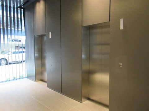 1階、EVホール