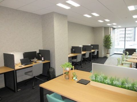 家具付き室内 ③