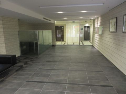 エントランス内