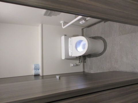 各階、洗浄付き便座