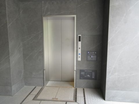 駅直結EV