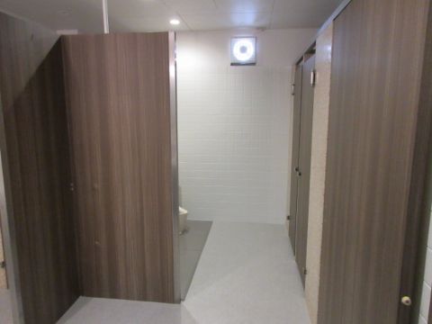 トイレ出入口