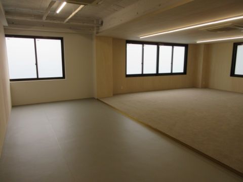 室内 ①
